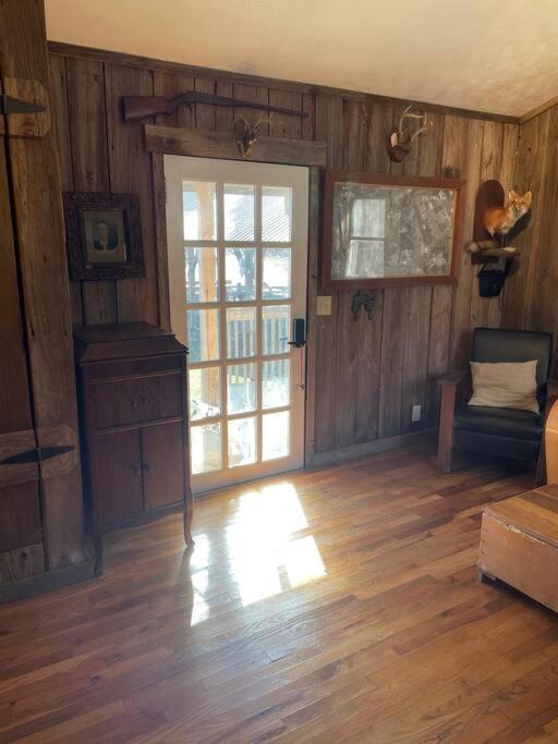Bourbon Trail Cabin On The Farm Lawrenceburg Exteriör bild