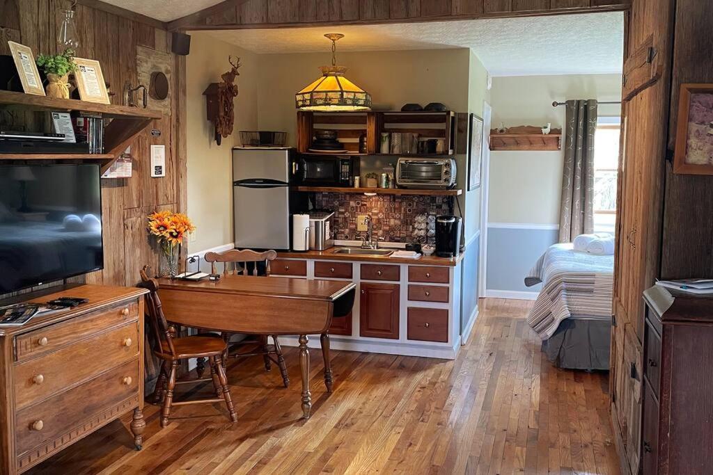 Bourbon Trail Cabin On The Farm Lawrenceburg Exteriör bild