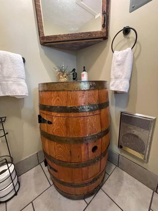 Bourbon Trail Cabin On The Farm Lawrenceburg Exteriör bild