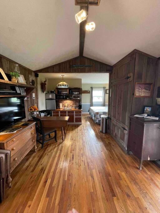 Bourbon Trail Cabin On The Farm Lawrenceburg Exteriör bild